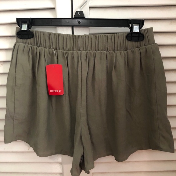 NWT forever 21 olive green shorts - Picture 5 of 6